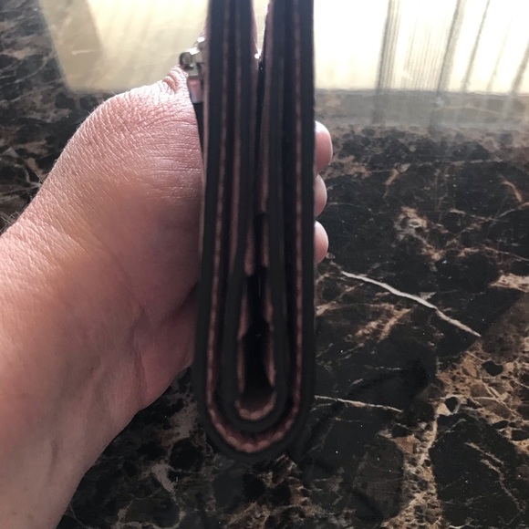 Small pink wallet. - Picture 6 of 6